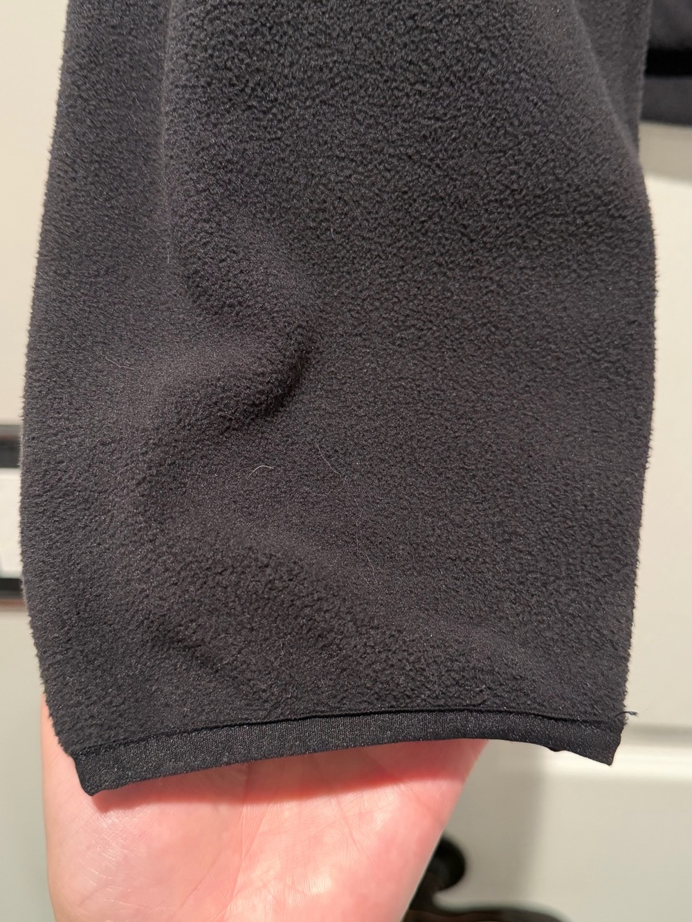 Auth. ✅ NWOT ALO Yoga Polar Fleece Retreat Cover- Up in “Black” Size Medium🖤 - Picture 6 of 10